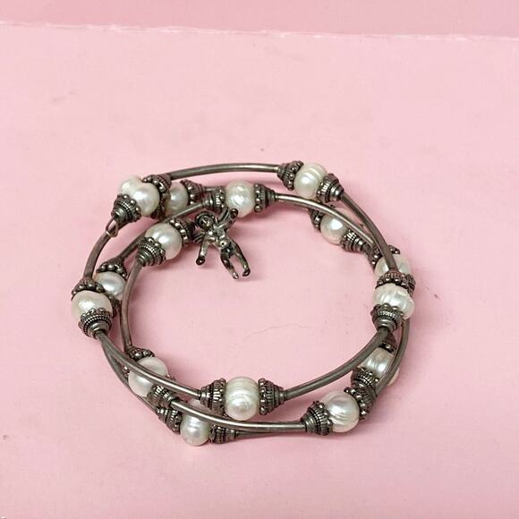 Freshwater Pearl & Silver Tone Memory Wire Bracelet – Angel Charm – 2000s - Picture 2 of 3